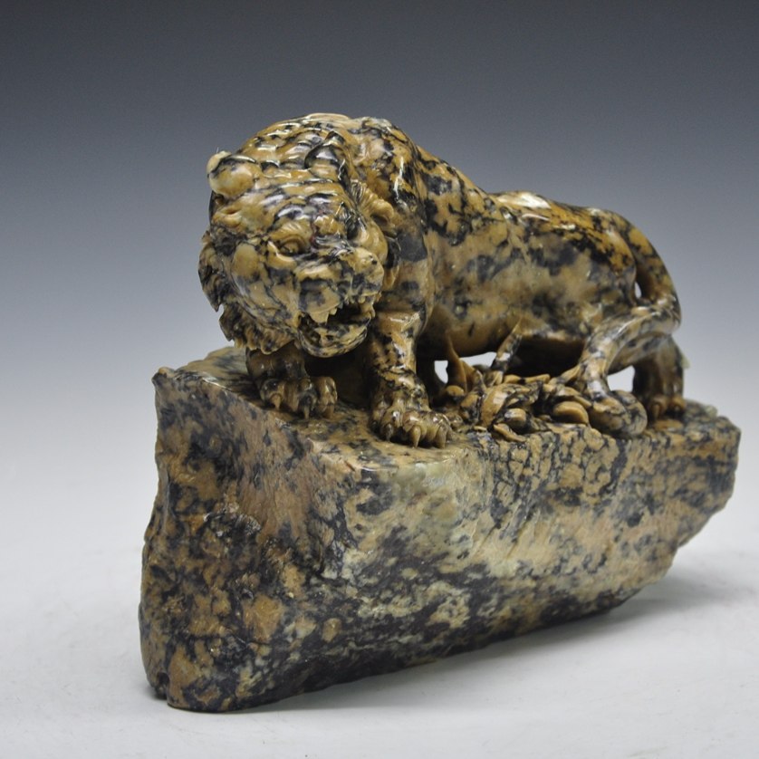 青田国石 4.38公斤虎纹石 《老虎》 逼真自然