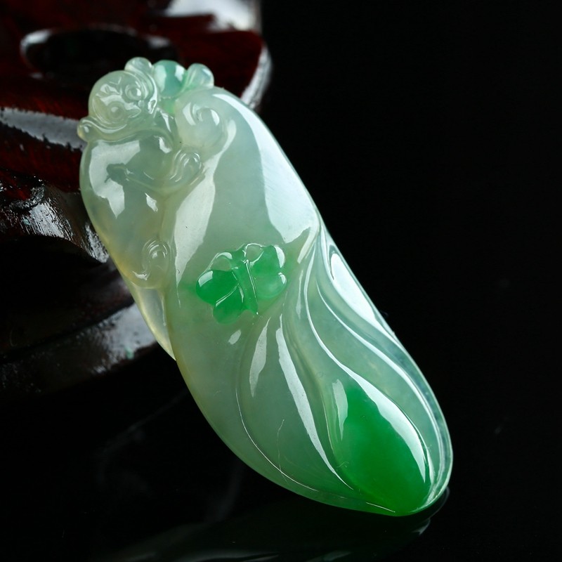 缅甸翡翠a货好种带阳绿好种兰花吊坠 9.26g