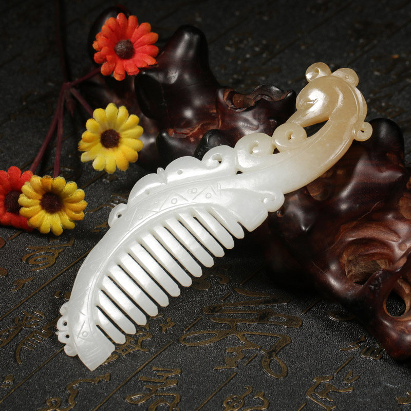和田玉把件玉梳 54.1克