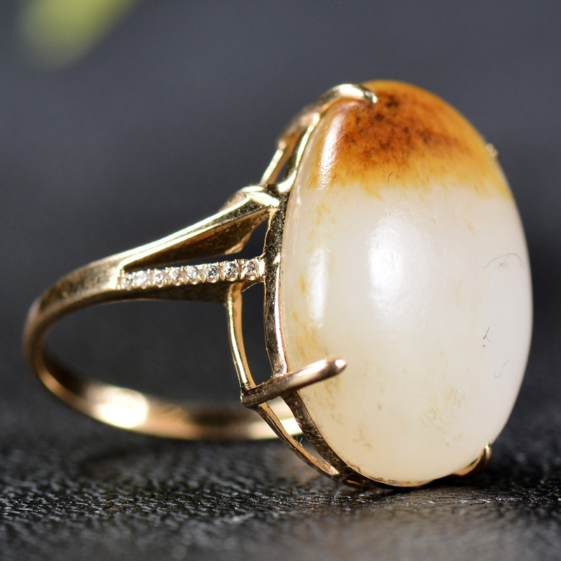 【一生只爱一人】和田玉红皮白玉籽料18k金镶玉戒指7.8克