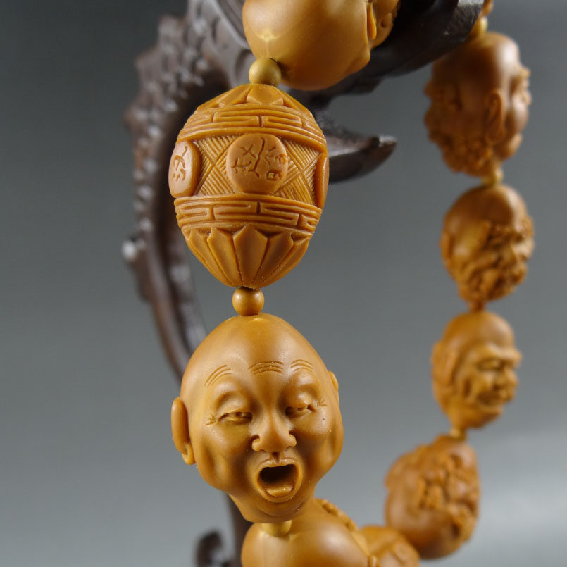 核雕名家赵晗《双面十八罗汉》