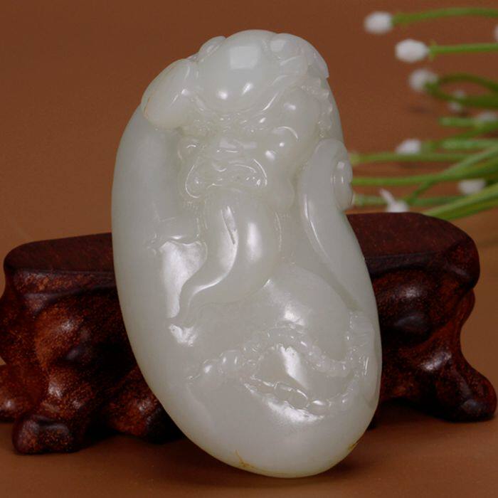 和田玉白玉龙王手把件 196.657克