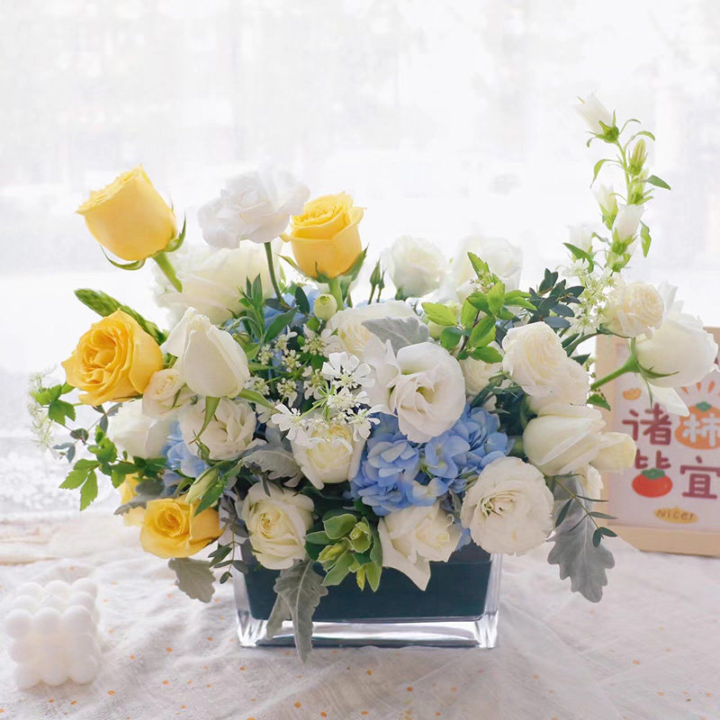 会议桌花鲜花同城配送商务圣诞聚餐方钢方杯花讲台花北京鲜花速递