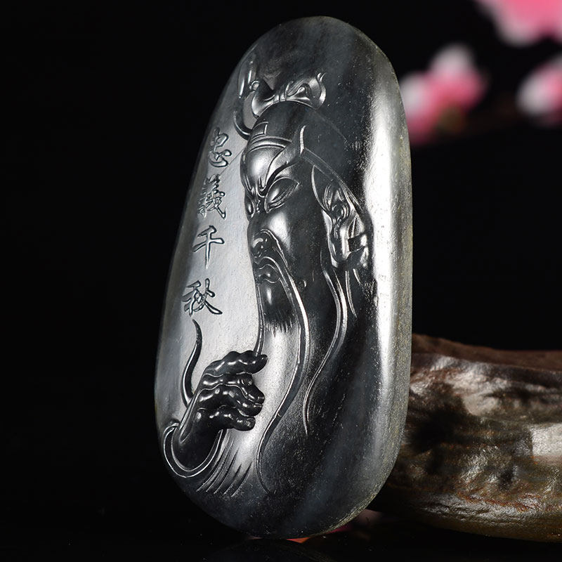 河南省玉石雕刻大师杨三喜 和田玉 墨玉 关公挂件 99.8026g