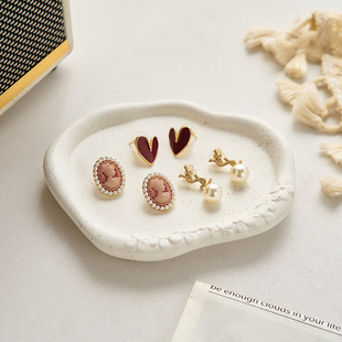 奶油风珠宝首饰托盘展示盘陶瓷轻奢高级感钥匙收纳玄关摆件装饰品