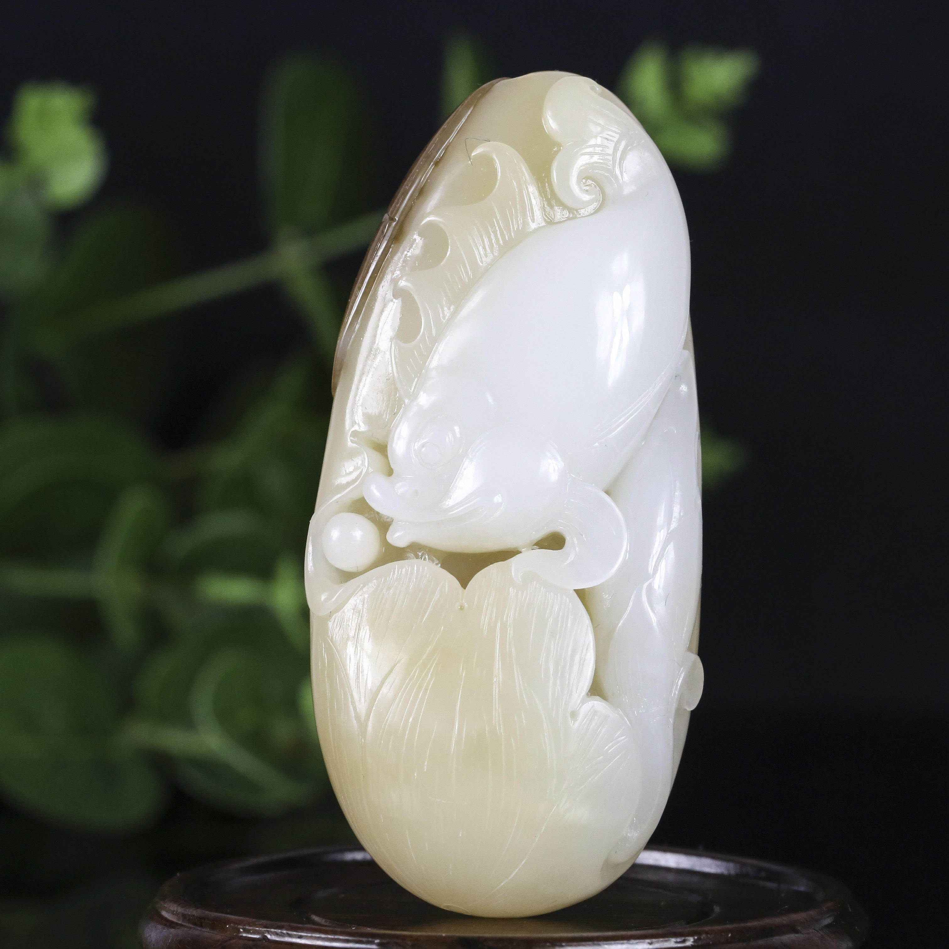 和田玉羊脂玉手把件 连年有余 重量124.46g