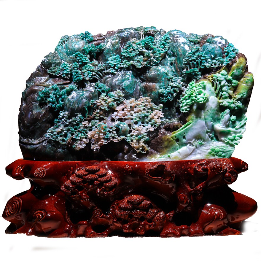 河南省玉石雕刻大师余晓作品 《青山迎翠》 精品独山玉摆件