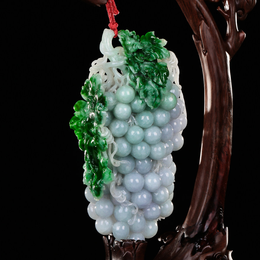 天然a货翡翠飘阳绿葡萄摆件1.12千克