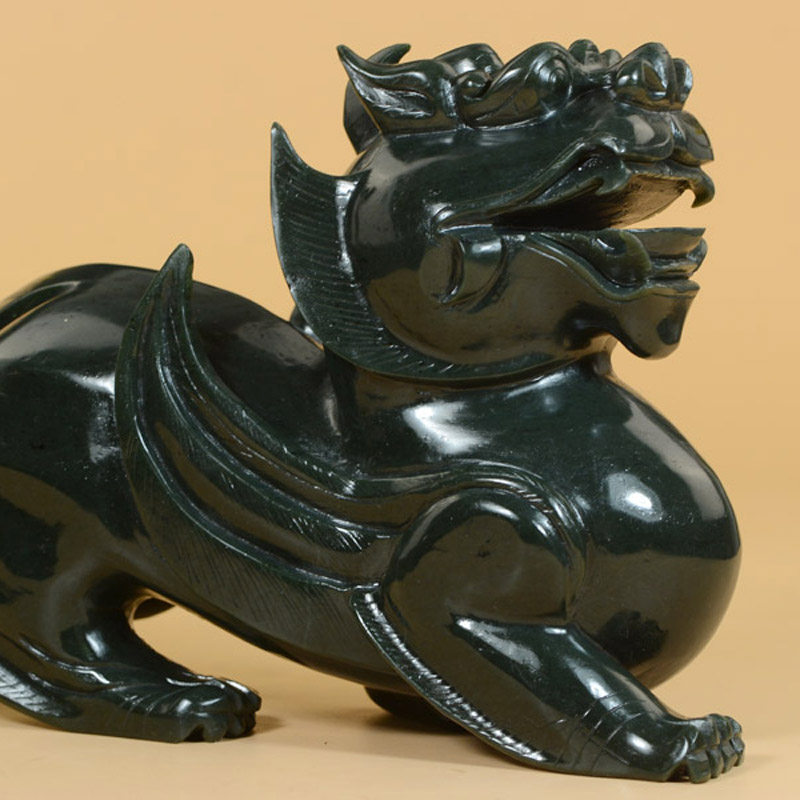 和田玉青玉招财兽摆件 2970克