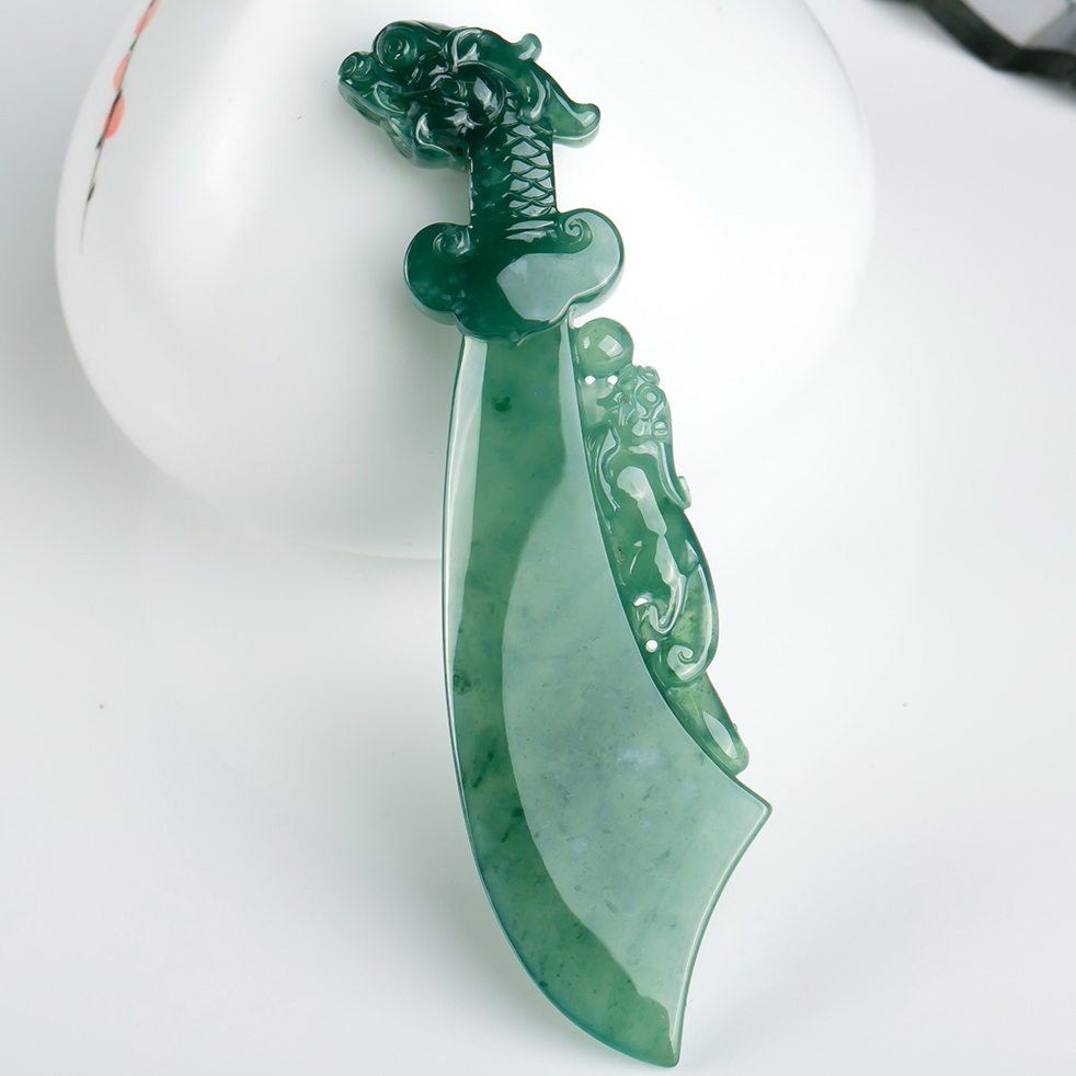 a货翡翠冰糯种蓝水屠龙刀吊坠21.17克