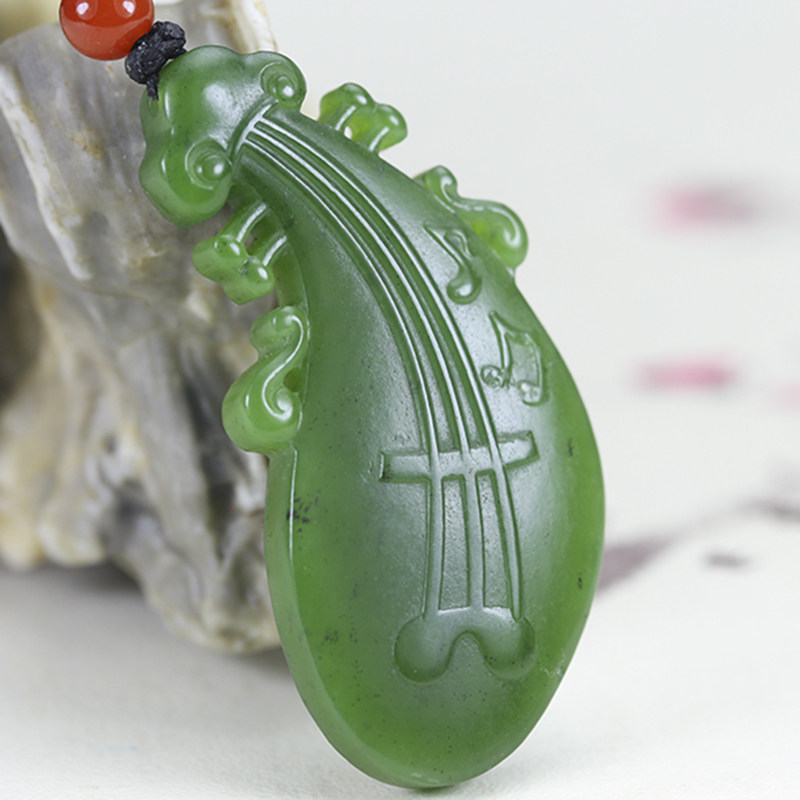 【琴瑟知音】和田玉碧玉菠菜绿琵琶挂件 16.919克