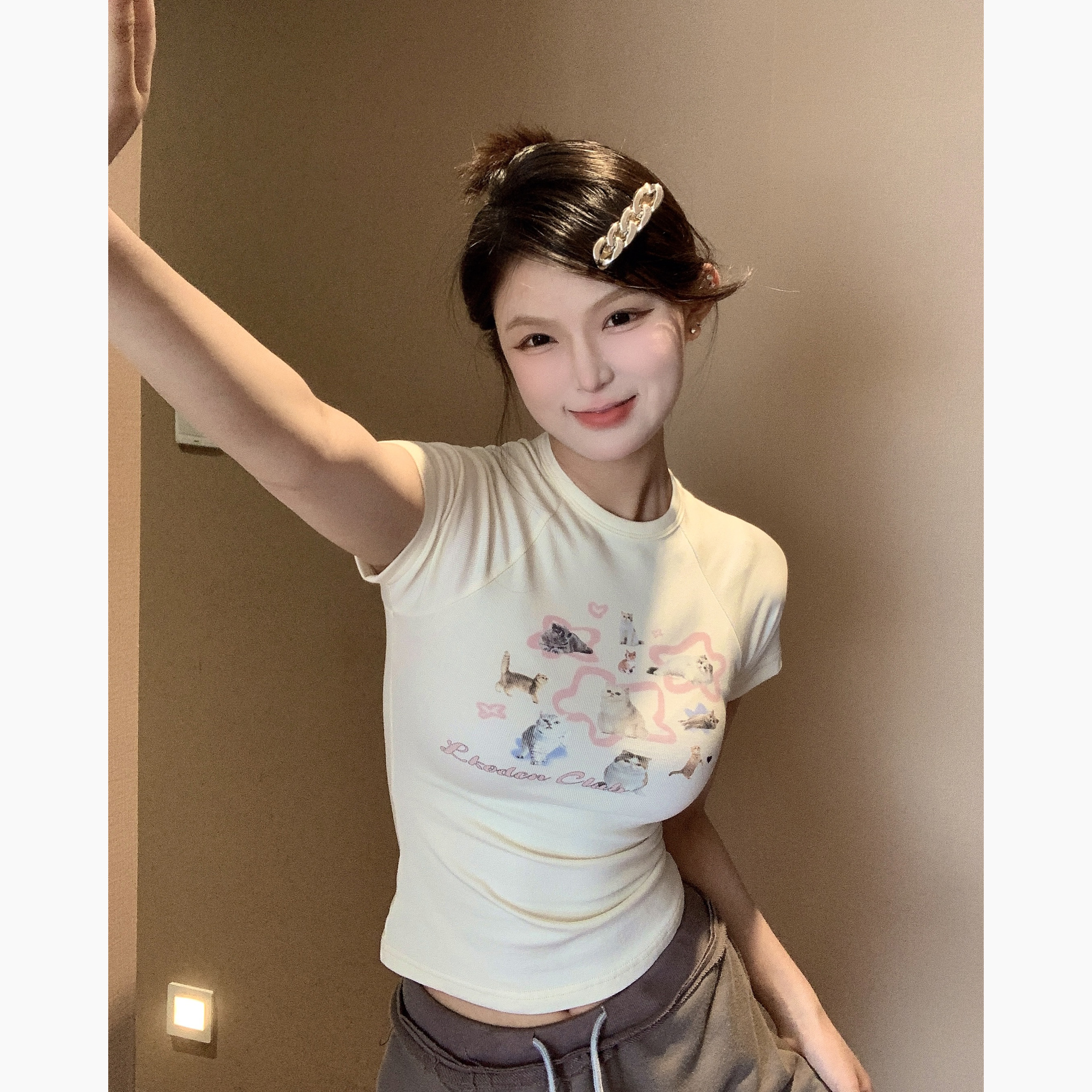 LK STORE LKOD2023女装猫咪印花修身休闲美式紧身打底衫短袖辣妹