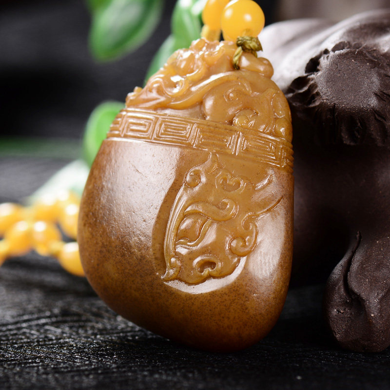 黄沁皮 和田玉仿古龙40克挂件 玉质整体黄沁 2103