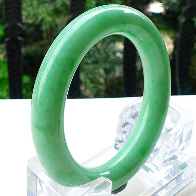 老坑冰糯种浅绿色翡翠圆条手镯 (圈口54.8mm) 78.86g