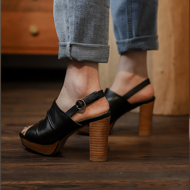 防水台鱼嘴凉鞋女粗跟