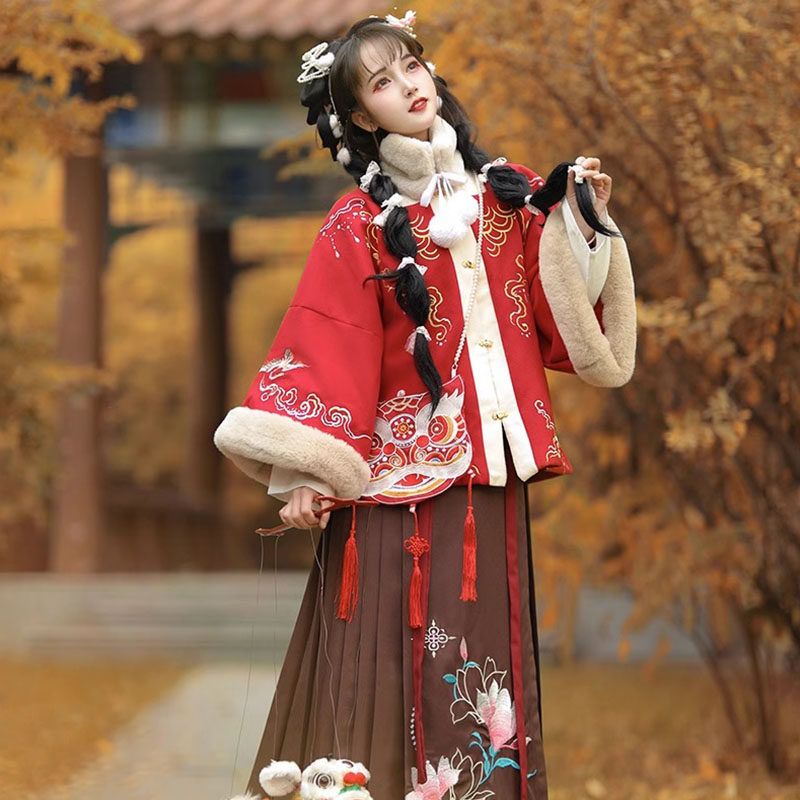 明制汉服女秋冬季加厚日常改良中国风古装汉元素马面裙拜年服套装