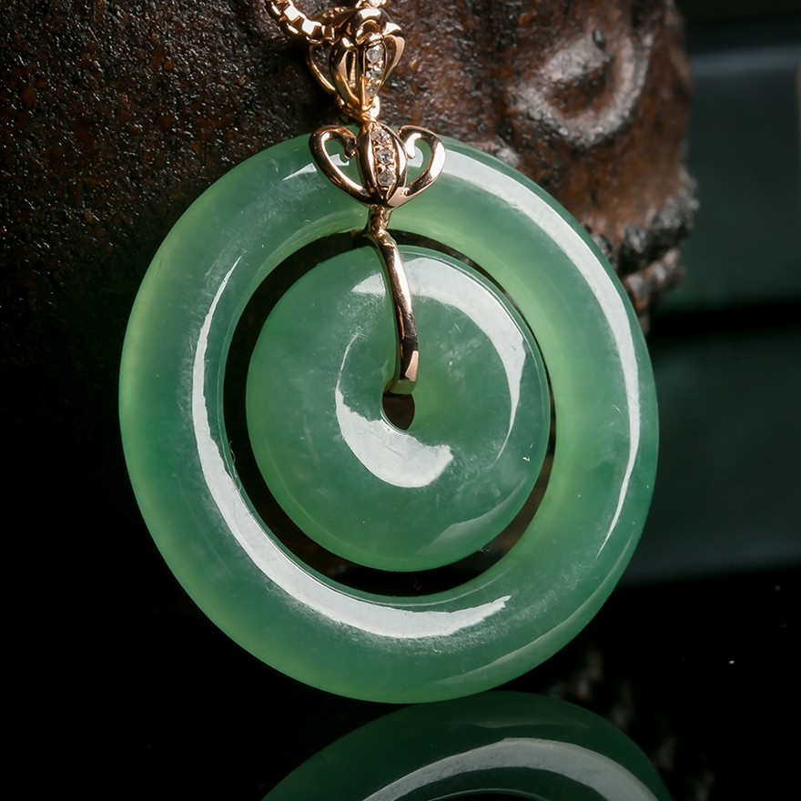 [实物已检]a货翡翠 镶18k金扣满色玉环吊坠 6.64g