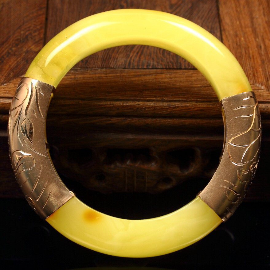 58.60克圈口55mm蜜蜡手镯