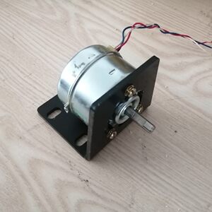 三相无刷交流永磁发电机风力水力手摇100w12v24v36v48v60v72v低速