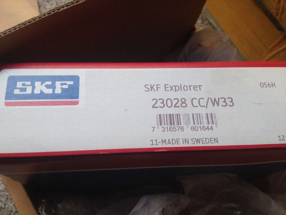 精密调心滚子轴承SKF原装正品机械轴承23028 机电轴承23028