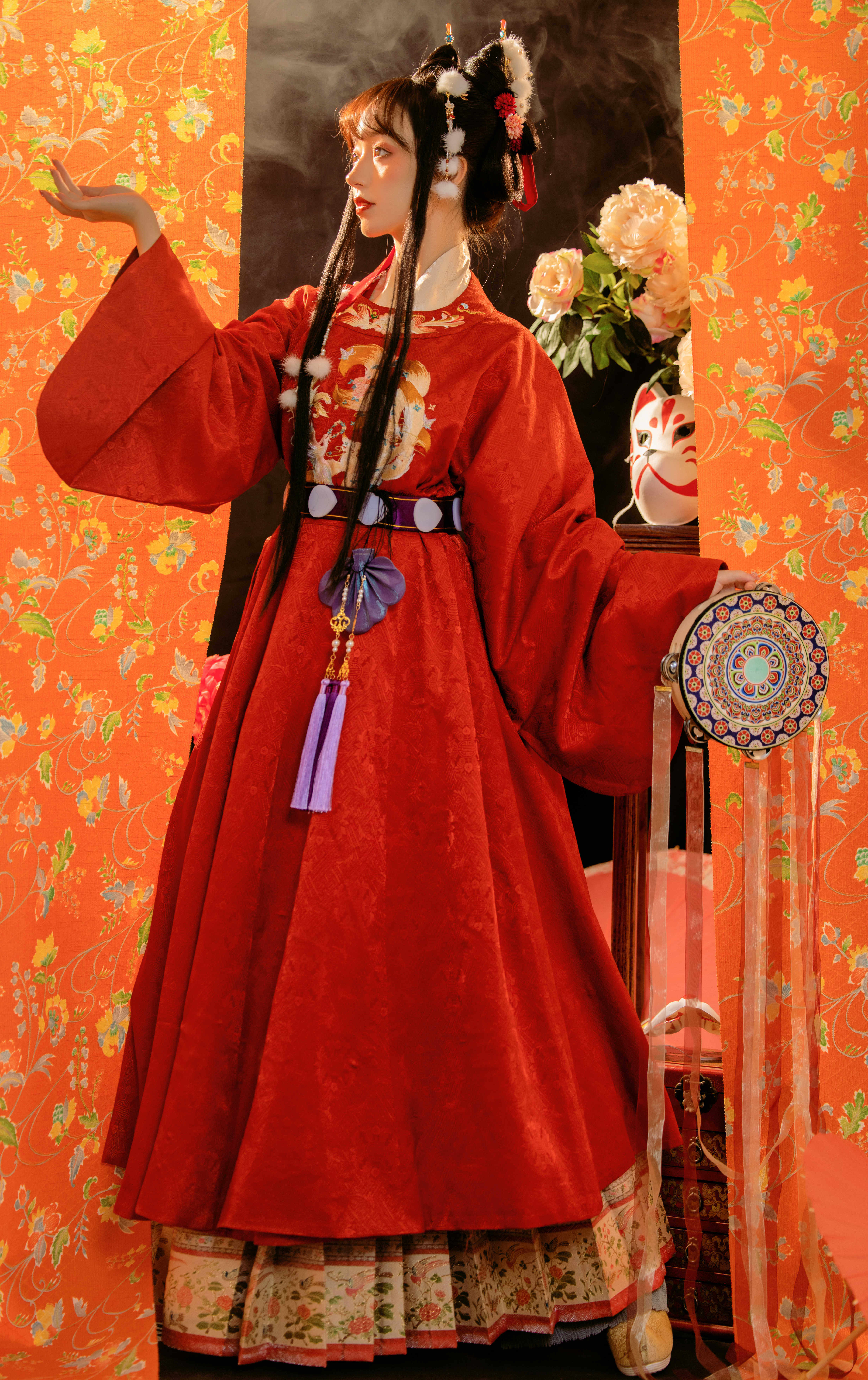 千黛远山 | 凤凰与九尾狐鞠衣明制汉服女婚原创设计暗纹刺绣春秋