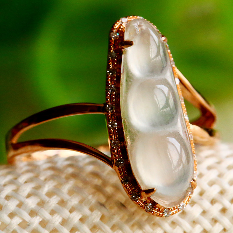 18k玫瑰金伴钻缅甸翡翠a货冰种四季豆戒指2.57g(内径17mm)