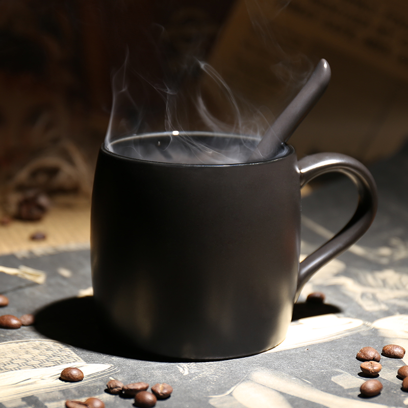 欧式咖啡厅定制创意磨砂马克杯带勺黑色高档咖啡杯带盖陶瓷水杯子