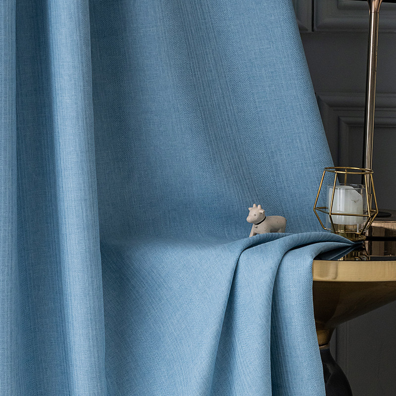 蓝色窗帘