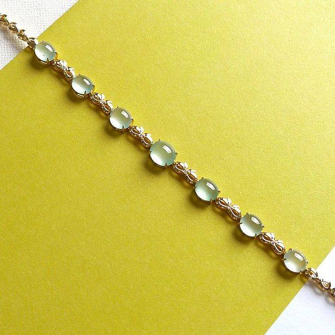 18k金镶钻玻璃种荧光起胶a货翡翠蛋面手链 8.02克