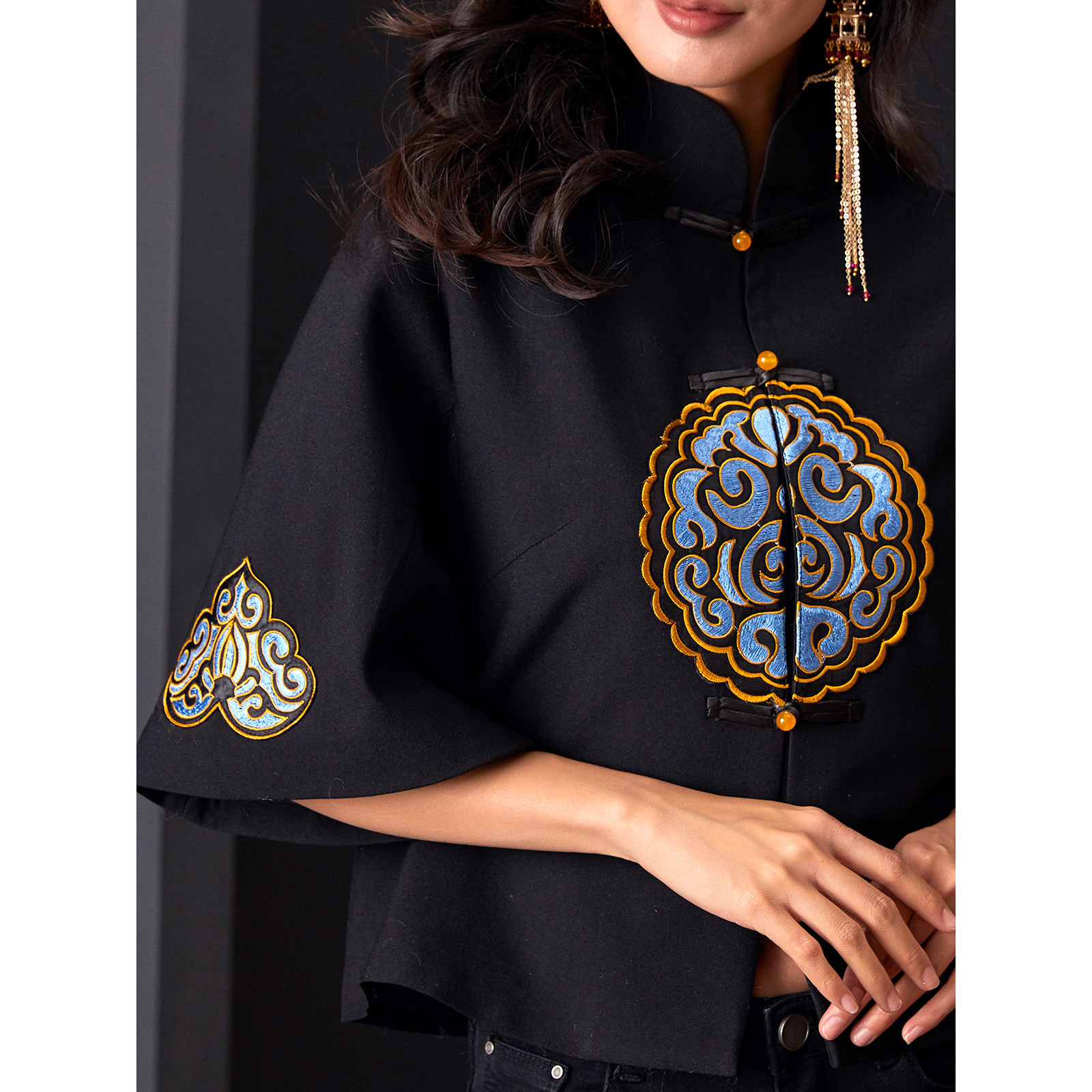 扶郎2021ss 原创小众设计师女装 自制暗黑系绣花云纹唐装复古上衣