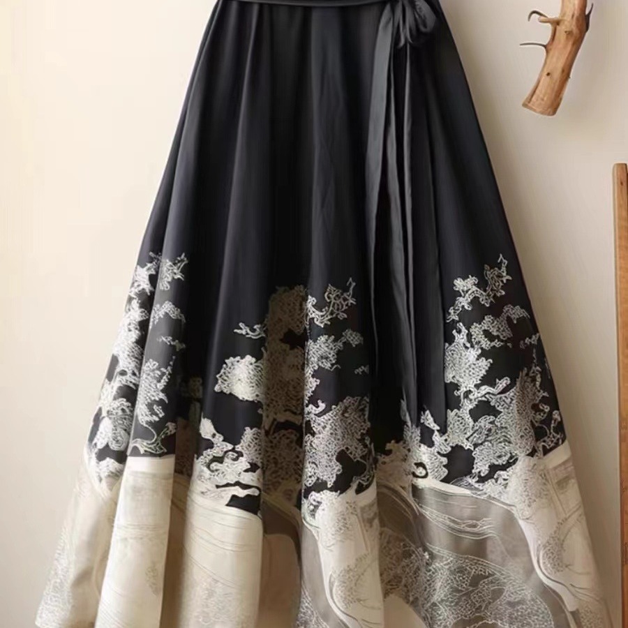 小众原创设计女装黑色高腰马面裙新中式国风春季高级感穿搭半身裙