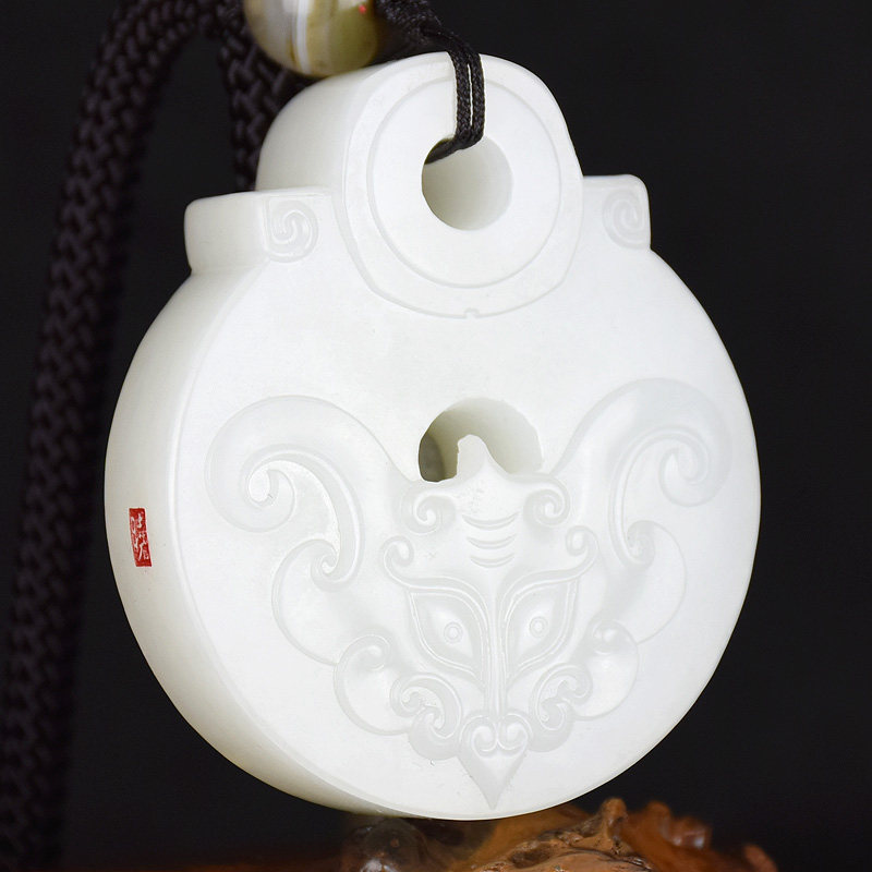 省级玉雕大师时晓印作品 和田玉仿古兽面 105.76克 *