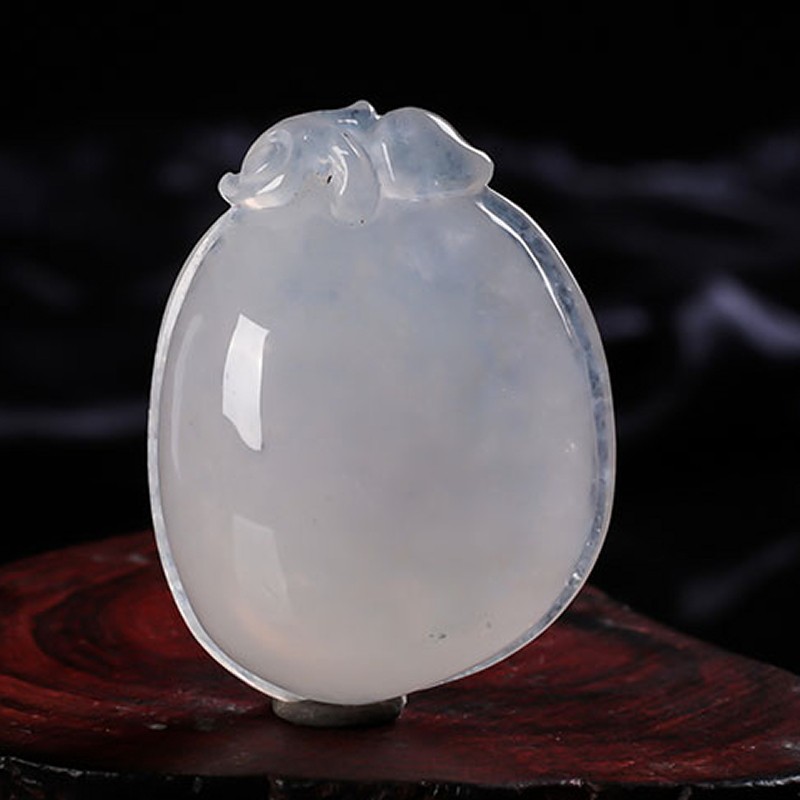 天然缅甸a货翡翠冰种透明寿桃吊坠11.99g