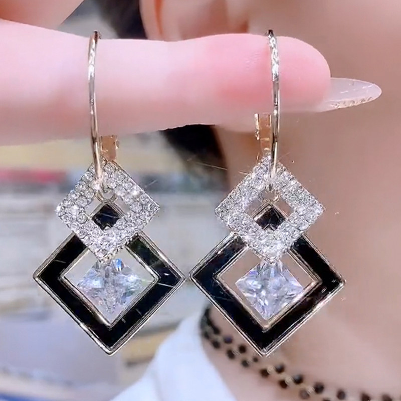 时尚气质菱形黑色镶钻耳环s925纯银针高级感几何小众锆石复古耳饰