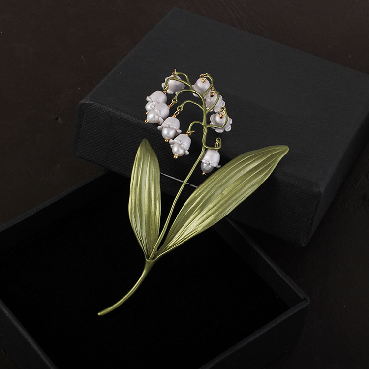 铃兰花饰品_铃兰胸针高档女ins潮个性女奢华可爱日系胸花防走光配饰