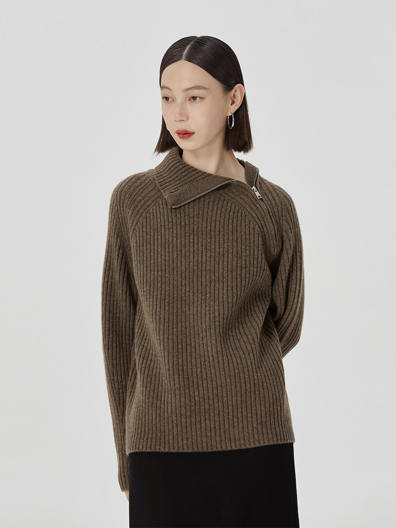 forpoem 22/fw 斜领设计拉链美利奴羊毛毛衣女秋冬外穿慵懒高级感