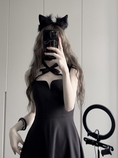 ishui-赫本2.0 黑色绑带小众吊带气质赫本风显瘦收腰连衣裙