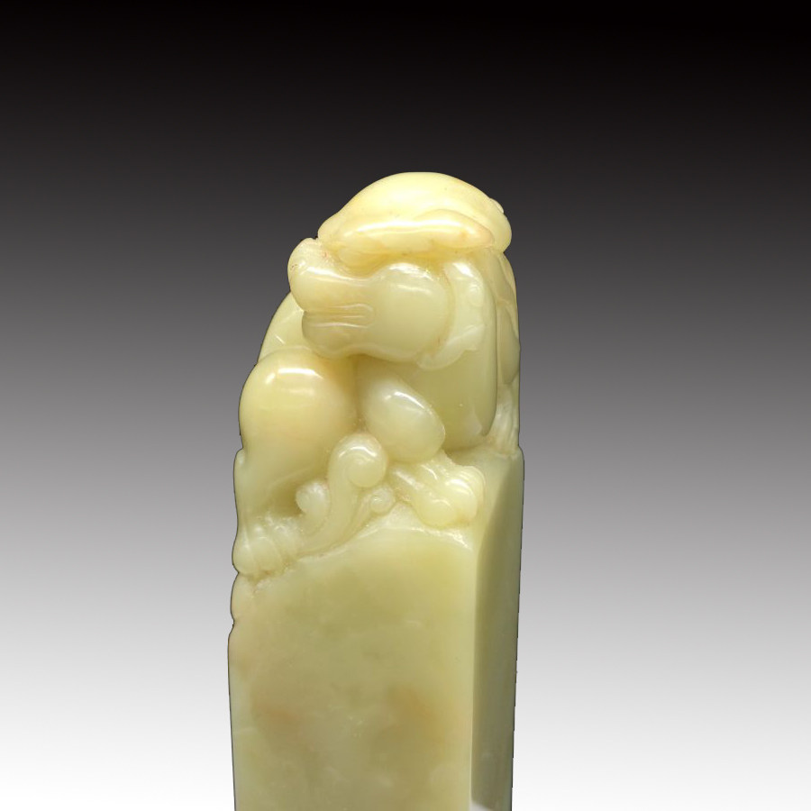 《瑞兽钮章》青田石老料,手工雕刻