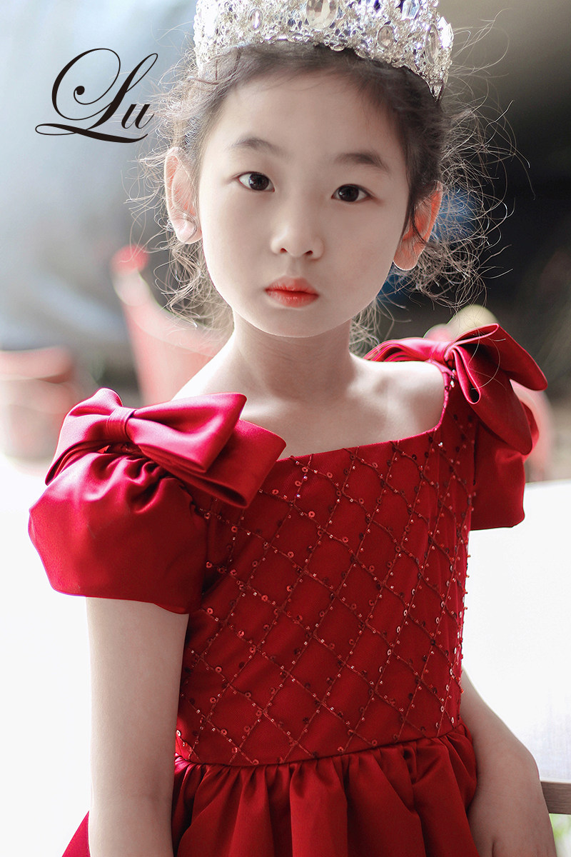 小鹿梨奢华礼服店合作款女王驾到