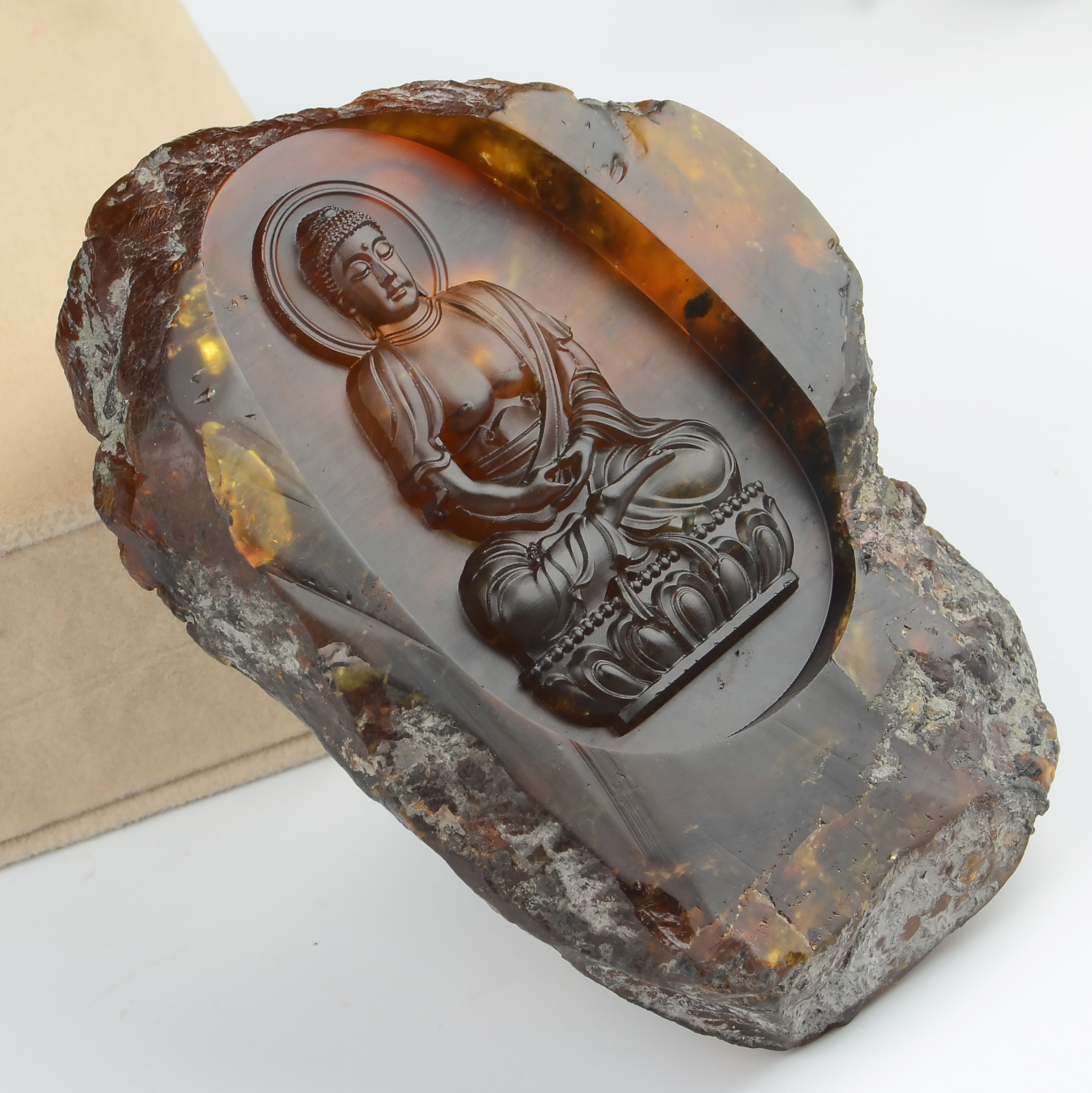 181.55g缅甸琥珀棕珀《阿弥陀佛》摆件