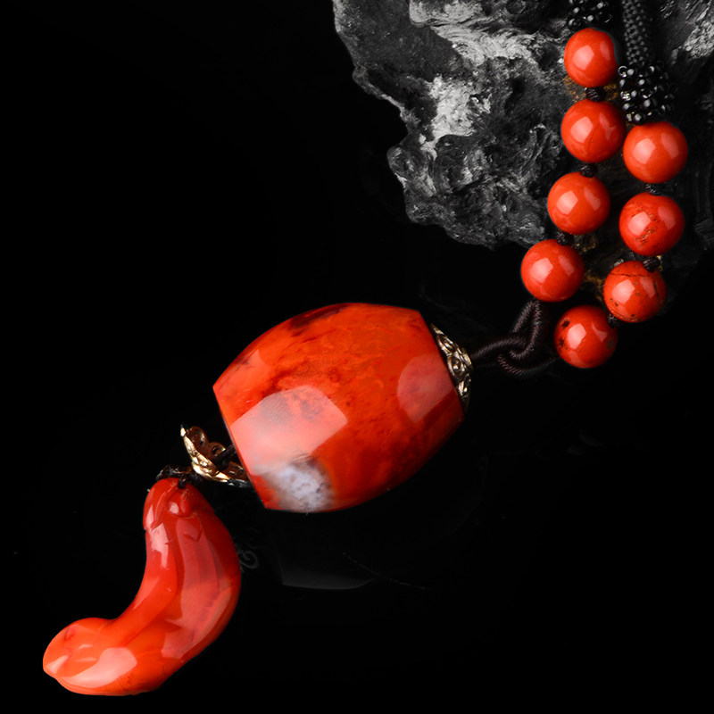 45.9克(含绳)火焰红 南红玛瑙精品随形挂件