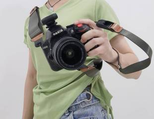 快拆相机背带适用佳能尼康富士XT5 A6700 R8微单反肩带索尼手腕带