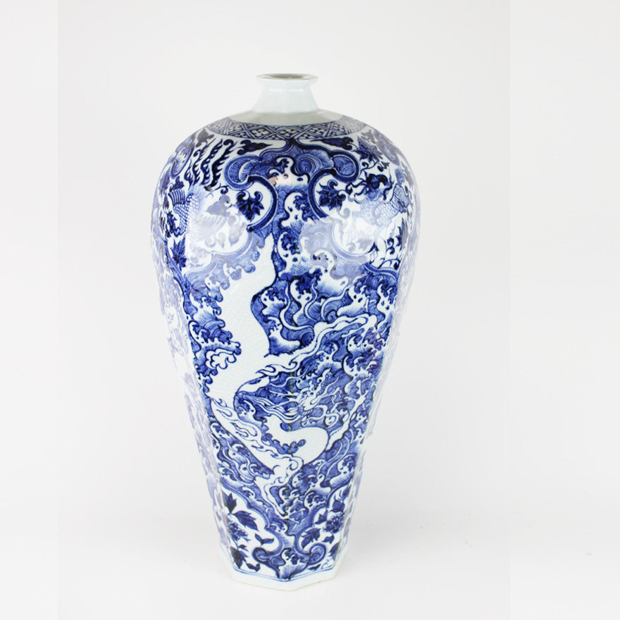 收藏精品手绘陶瓷元青花蓝地海水龙纹八方梅瓶高档礼品