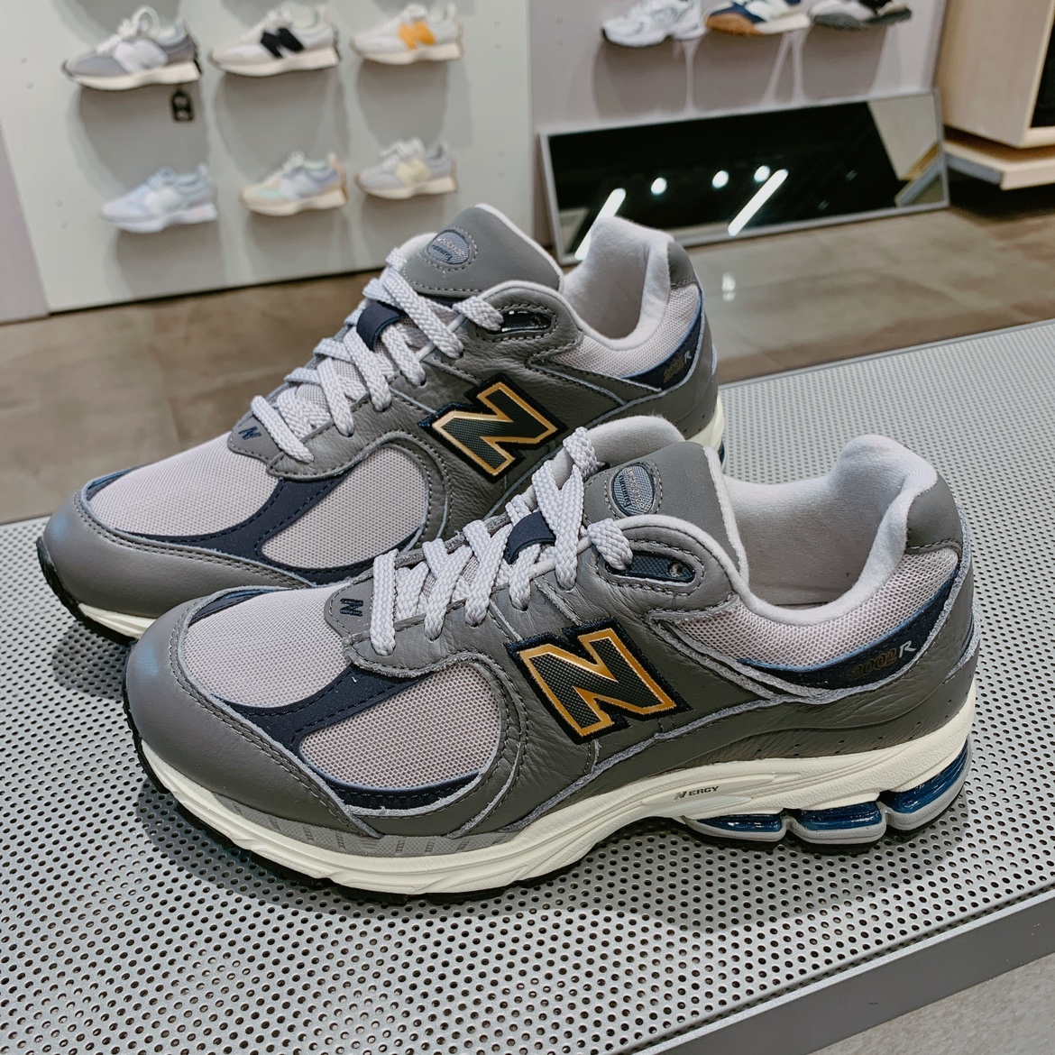 NEW BALANCE NB22秋季新品复古运动鞋男女休闲慢跑鞋M2002RHP