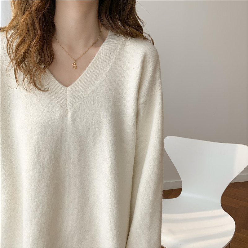 白色v领毛衣女秋冬韩百搭宽松显瘦慵懒风针织套头长袖打底衫外穿