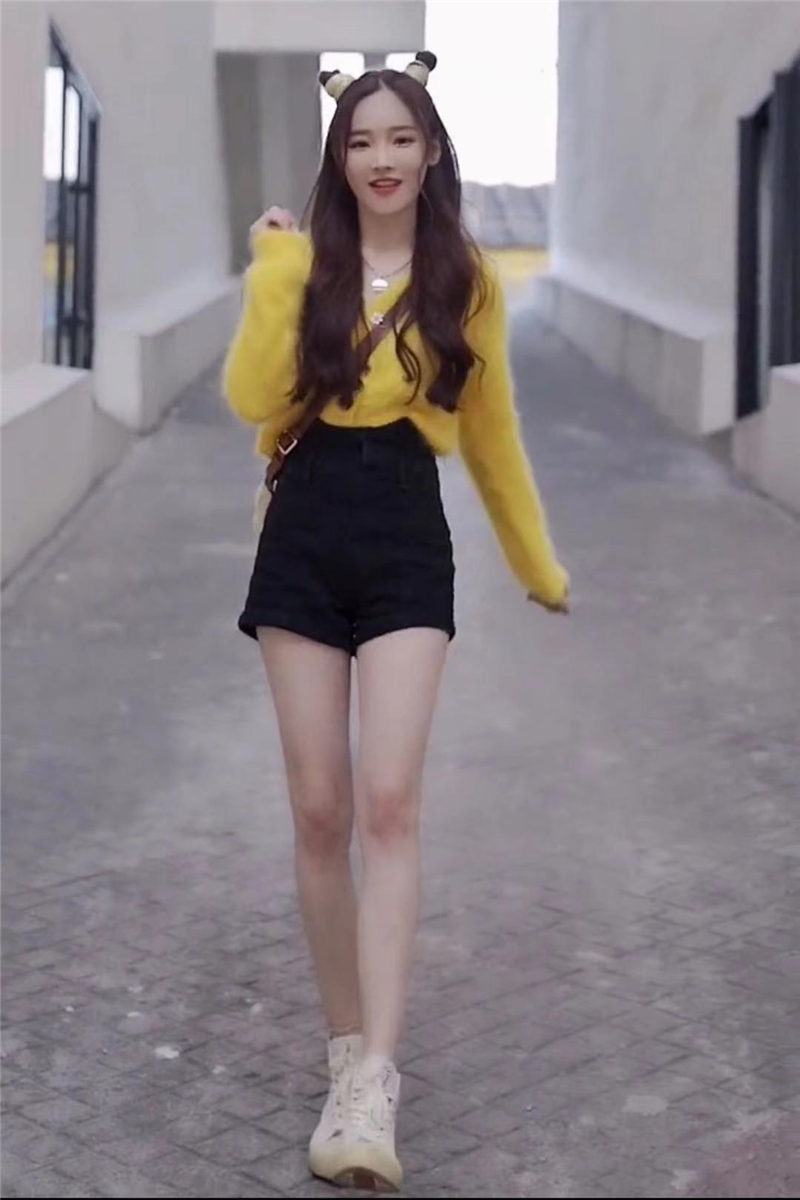 明星品牌馆1980的优惠券大全—抖音戴羽彤1022同款黄色毛衣开衫白色