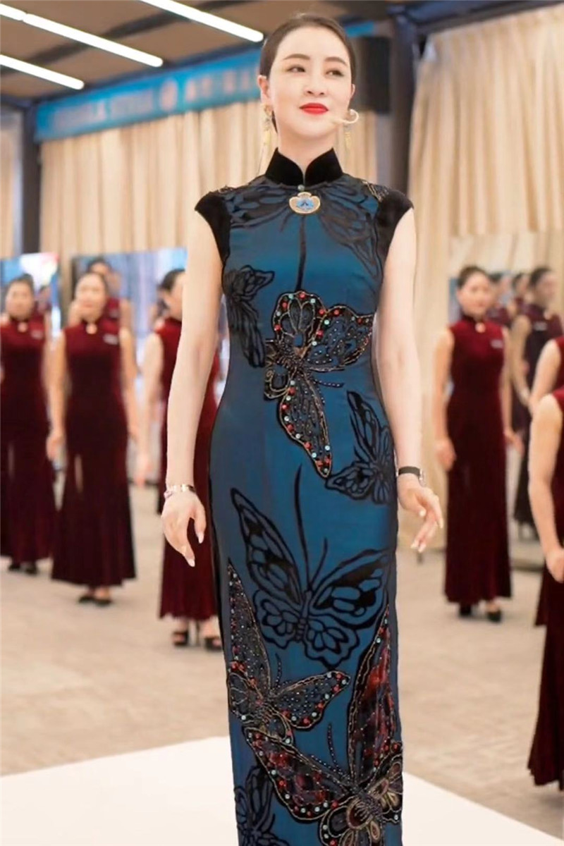 抖音毛宇琳老师同款春夏早秋新大气质绿色拼接丝绒定珠中国风旗袍