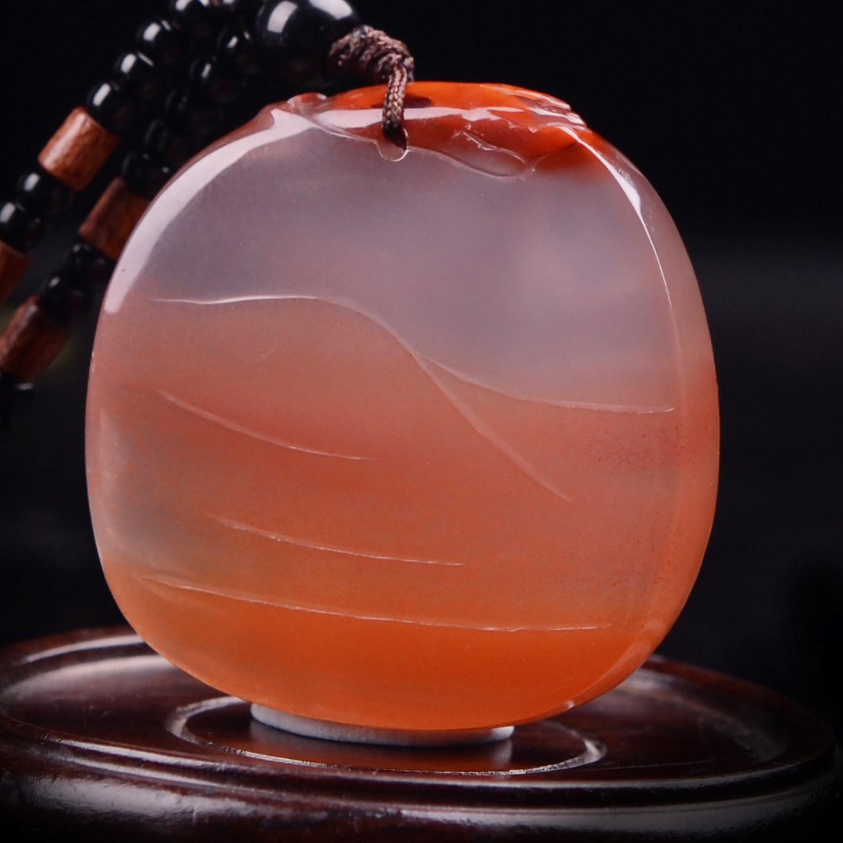 31.6g(带链) 冰飘红南红玛瑙佛吊坠