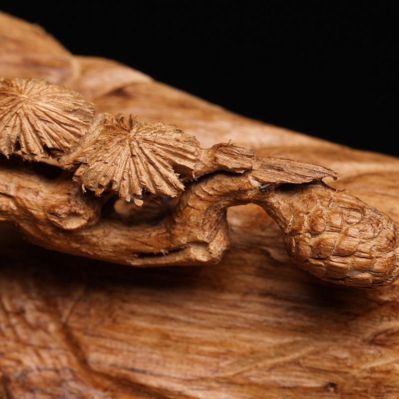 【不老青松】天然原材马拉ok沉香不沉水精雕松树摆件