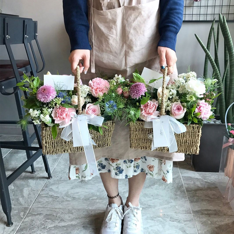 成都鲜花同城配送韩式玫瑰花小篮子手提开业生日送女友母亲花配送